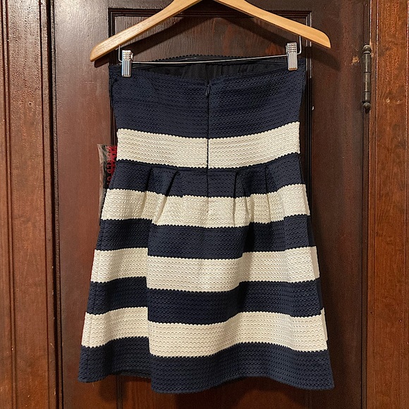 WOW Couture strapless cocktail dress - Picture 2 of 7